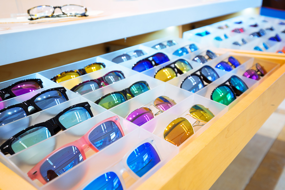 Selling Wholesale Sunglasses Seasonally: How to Open a Pop-Up Store